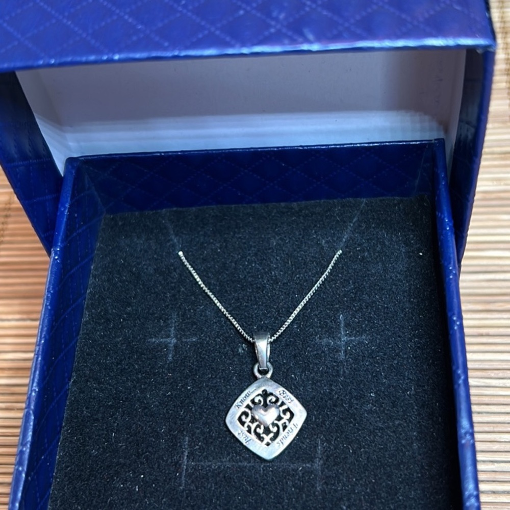925 Silver “Best Friends Just Know” 1/2” Pendant Necklace 18” Chain in Gift Box